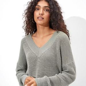 american eagle v neck cropped sweater